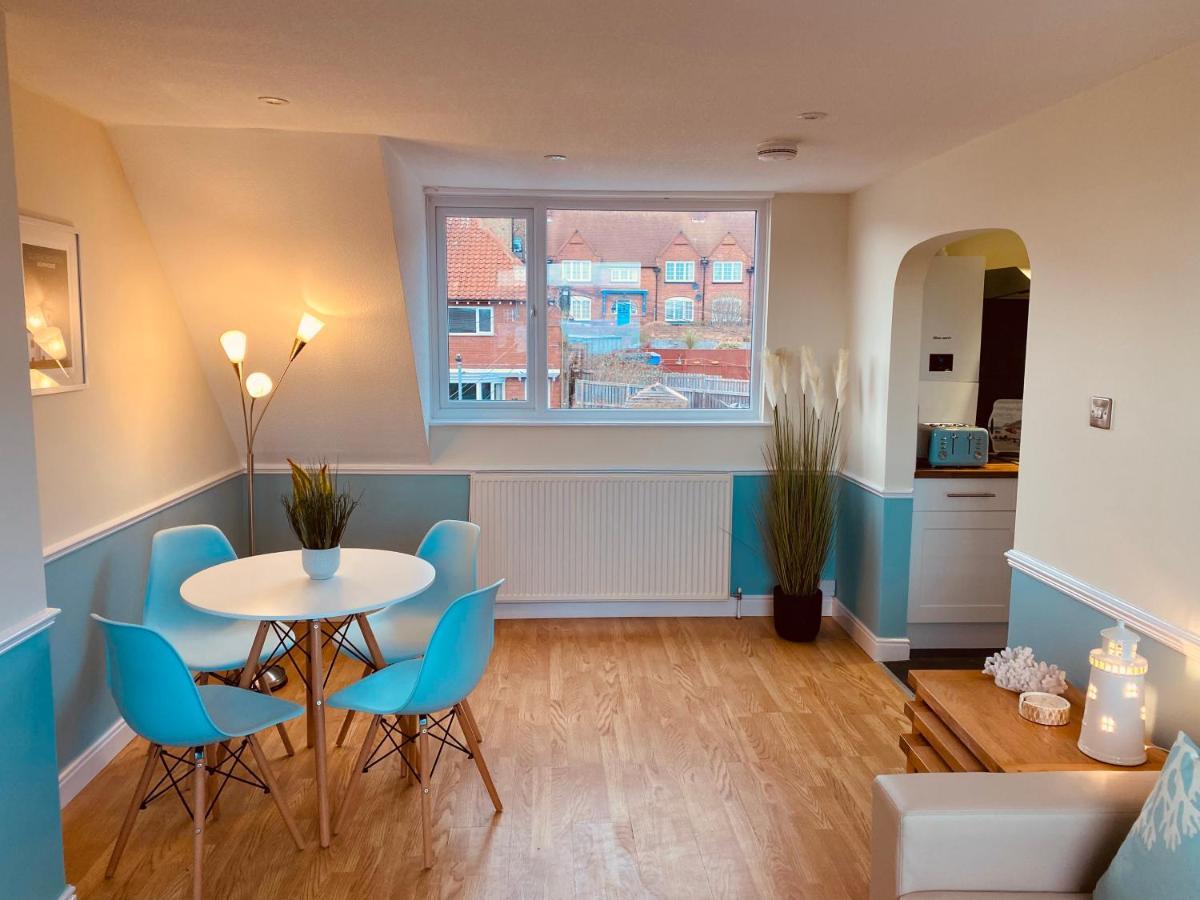 Apartamento Lighthouse View, One Min From Harbour & Beach Scarborough Exterior foto