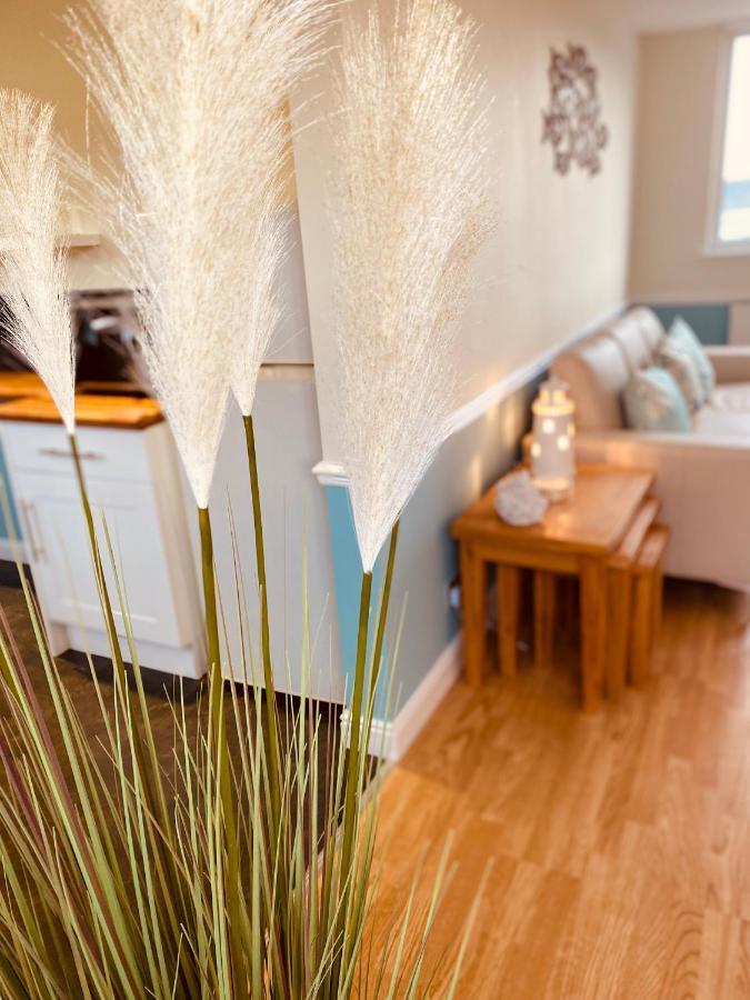 Apartamento Lighthouse View, One Min From Harbour & Beach Scarborough Exterior foto