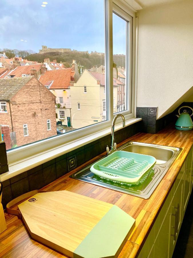 Apartamento Lighthouse View, One Min From Harbour & Beach Scarborough Exterior foto