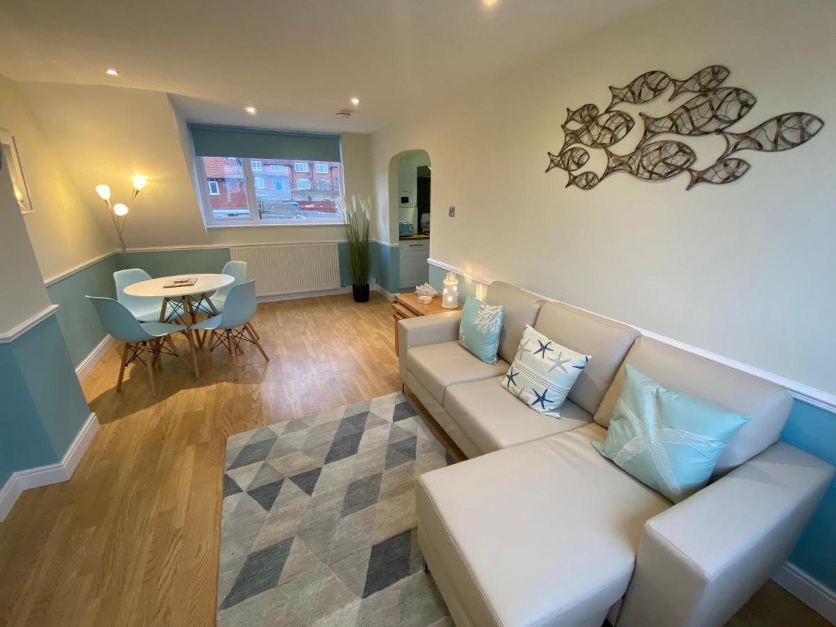 Apartamento Lighthouse View, One Min From Harbour & Beach Scarborough Exterior foto