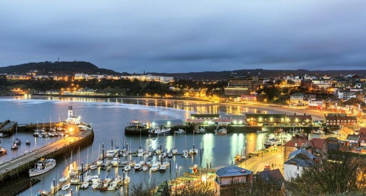 Apartamento Lighthouse View, One Min From Harbour & Beach Scarborough Exterior foto