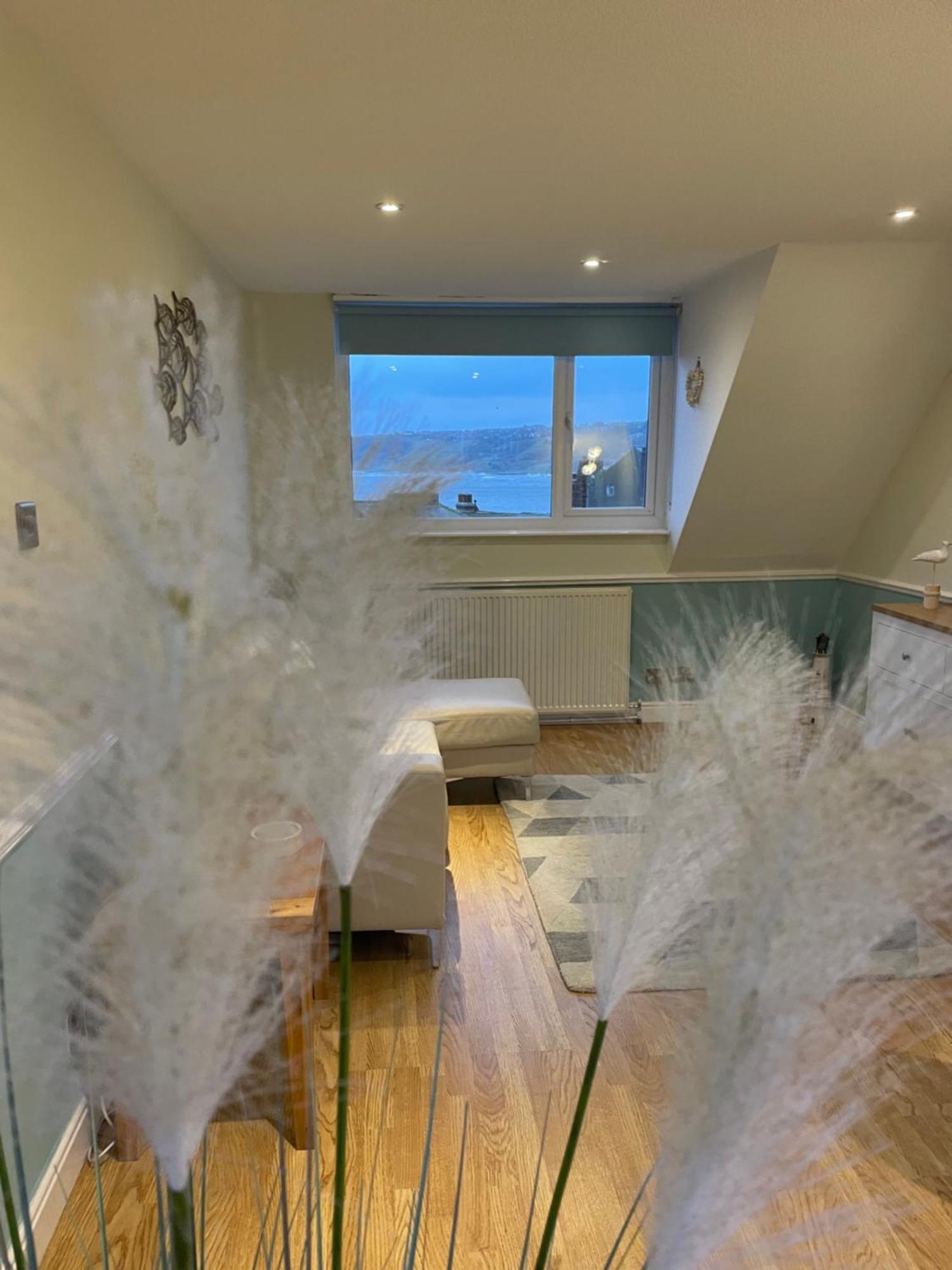 Apartamento Lighthouse View, One Min From Harbour & Beach Scarborough Exterior foto