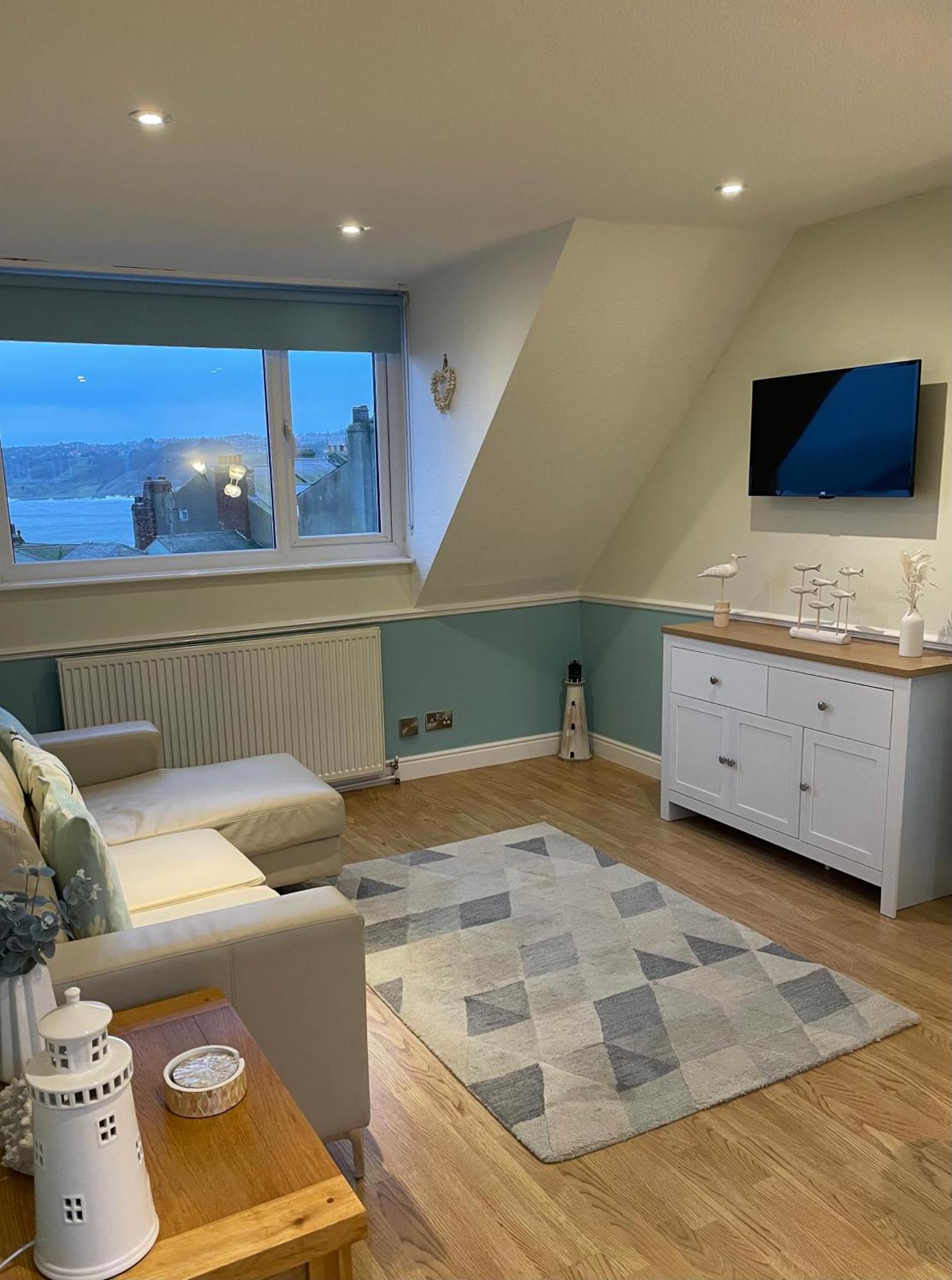 Apartamento Lighthouse View, One Min From Harbour & Beach Scarborough Exterior foto